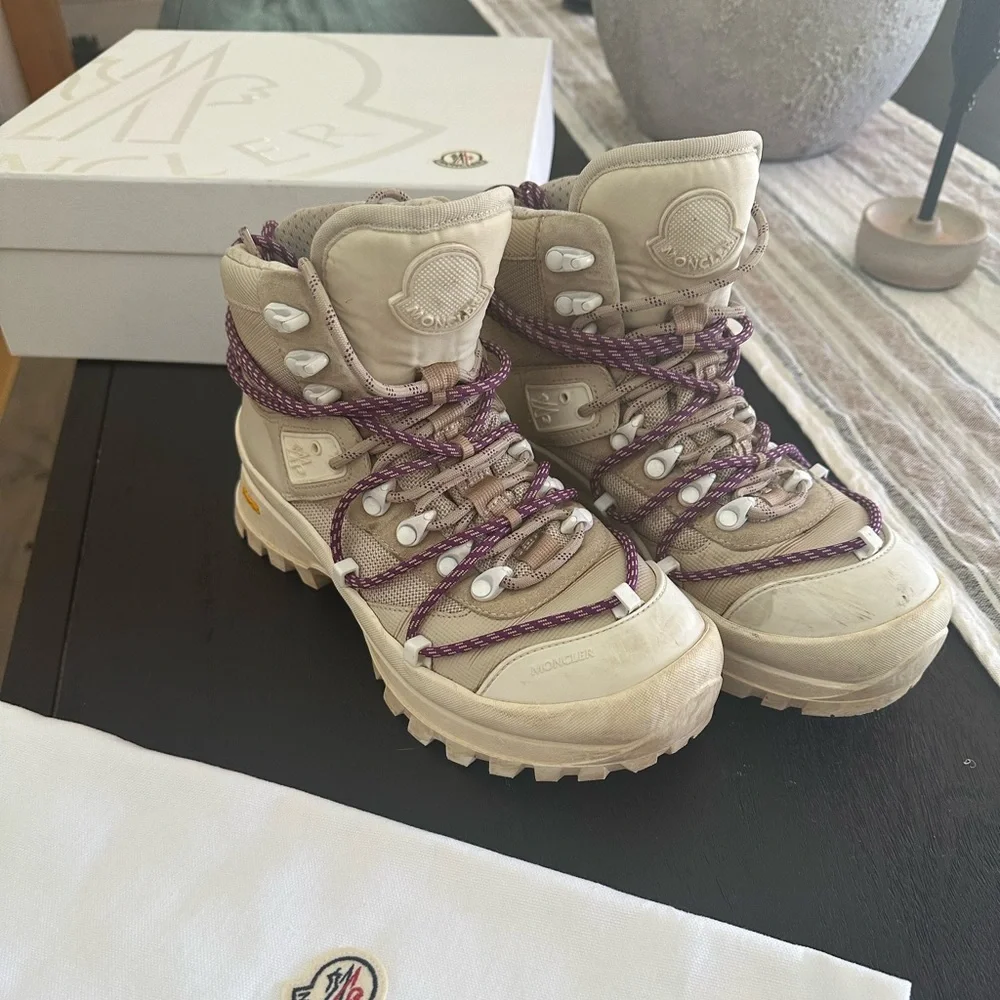 Moncler Hiking Boots size EU 37.5 - Picture 1 of 3